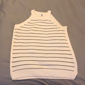 Sleeveless sweater top